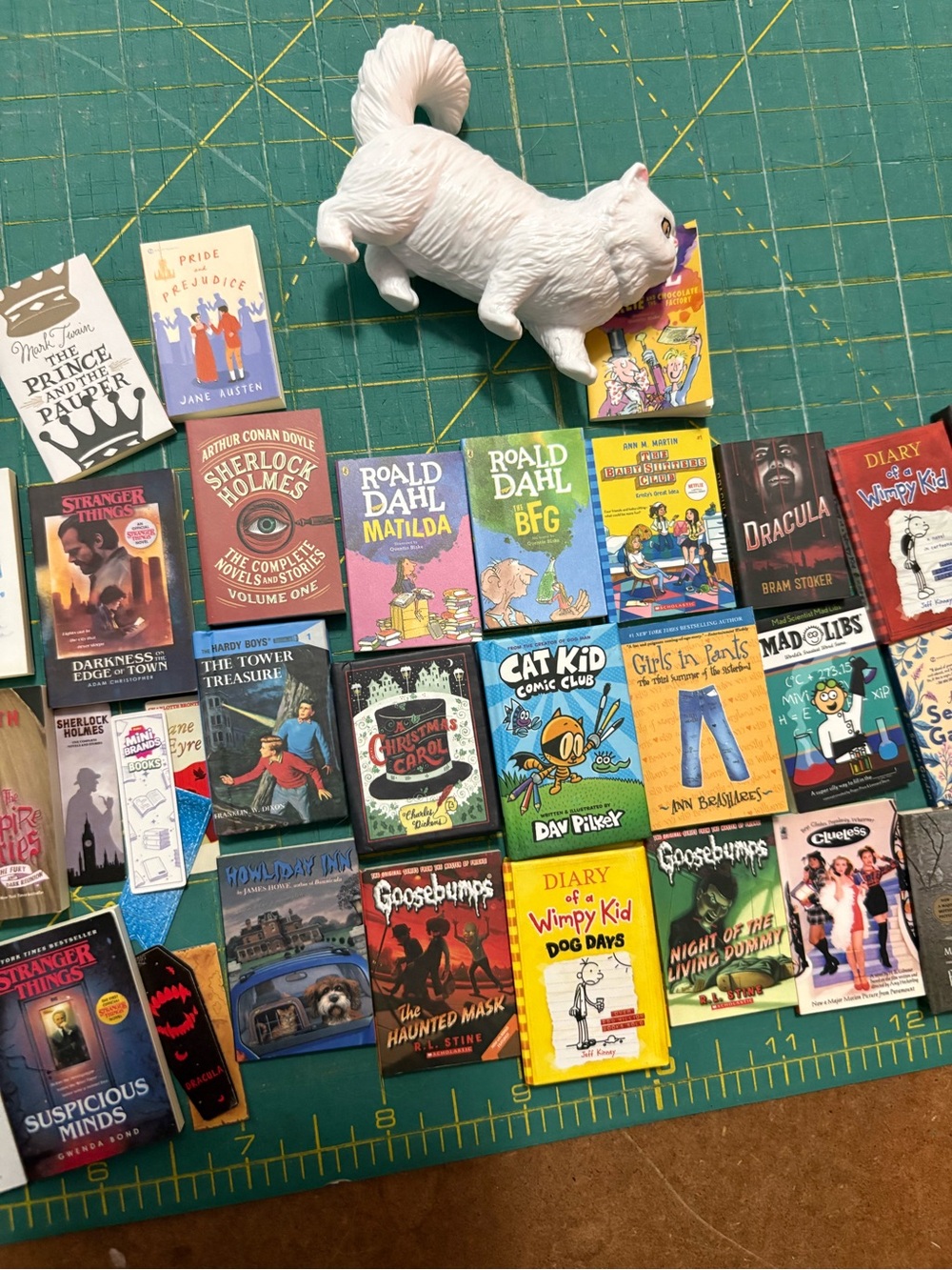 Mini Books Series 1 & 2 Mixed - Picture 4 of 5